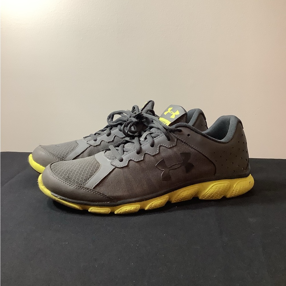 Under Armour Assert 6
